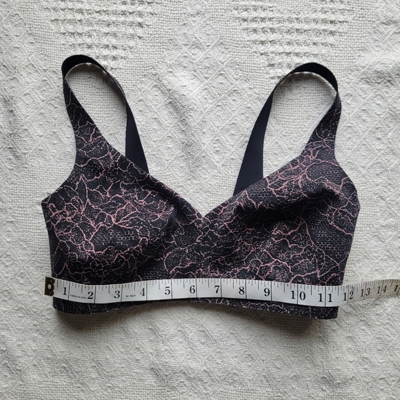 Lululemon Like Nothing Cupped Light Support Back Clasped Bra- Rose Black - Picture 6 of 7